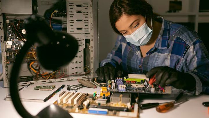 Electronics Setup Guide for Home and Office Spaces
