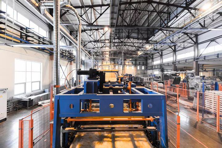 Casting Machine Guide: How It Works, Types, Materials & Uses