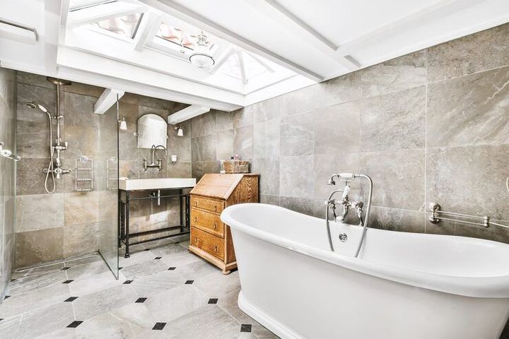 Bath Renovation Guide: Planning, Layout, and Design Ideas